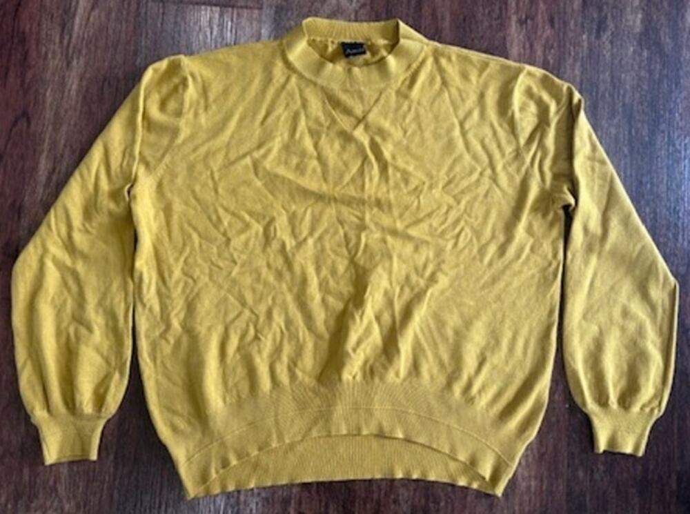 Aaeda Women's Mustard Yellow V-Neck Knit Sweater Pullover Size L/XL